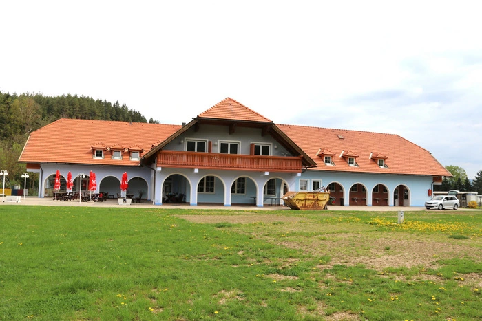 Das ehemalige Hotel wird zu einer Drei-Sterne Pension mit 60 Betten umgebaut.