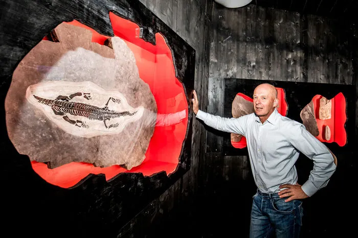 Der Kärntner Geologe Georg Kandutsch förderte gemeinsam mit seinem Kollegen Karl Weiss in den vergangenen Jahren mehr als zehn vollständig erhaltene versteinerte Paddelsaurier unterschiedlichster Ausprägung zutage. 