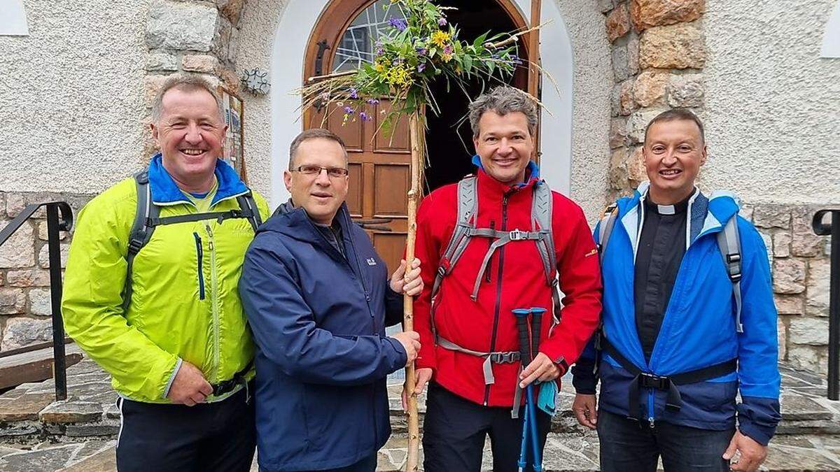 V. l. n. r.: NR-Abg. Johann Weber, Klubobmann August Wöginger, NR-Abg. Peter Weidinger, Generalsekretär der Bischofskonferenz Peter Schipka 