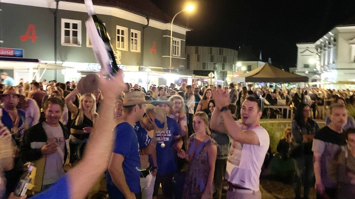 An einem lauen Sommerabend ging beim diesjährigen Fürstenfelder Brunnenfest wieder die Party ab.