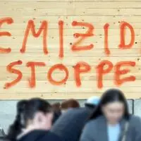 Demonstrationen von Gewaltschutzorganisationen sind längst Alltag geworden. Es gibt immer wieder einen neuen „Einzelfall“. Wie wird es besser? 