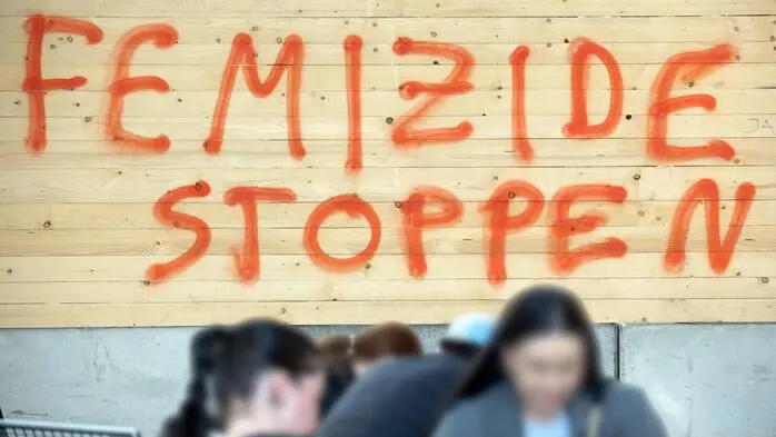Demonstrationen von Gewaltschutzorganisationen sind längst Alltag geworden. Es gibt immer wieder einen neuen „Einzelfall“. Wie wird es besser? 