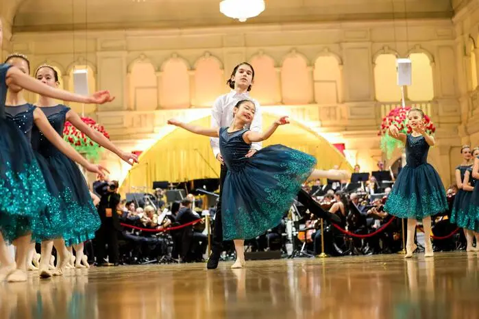 Der Ballettnachwuchs beflügelte die Bühne