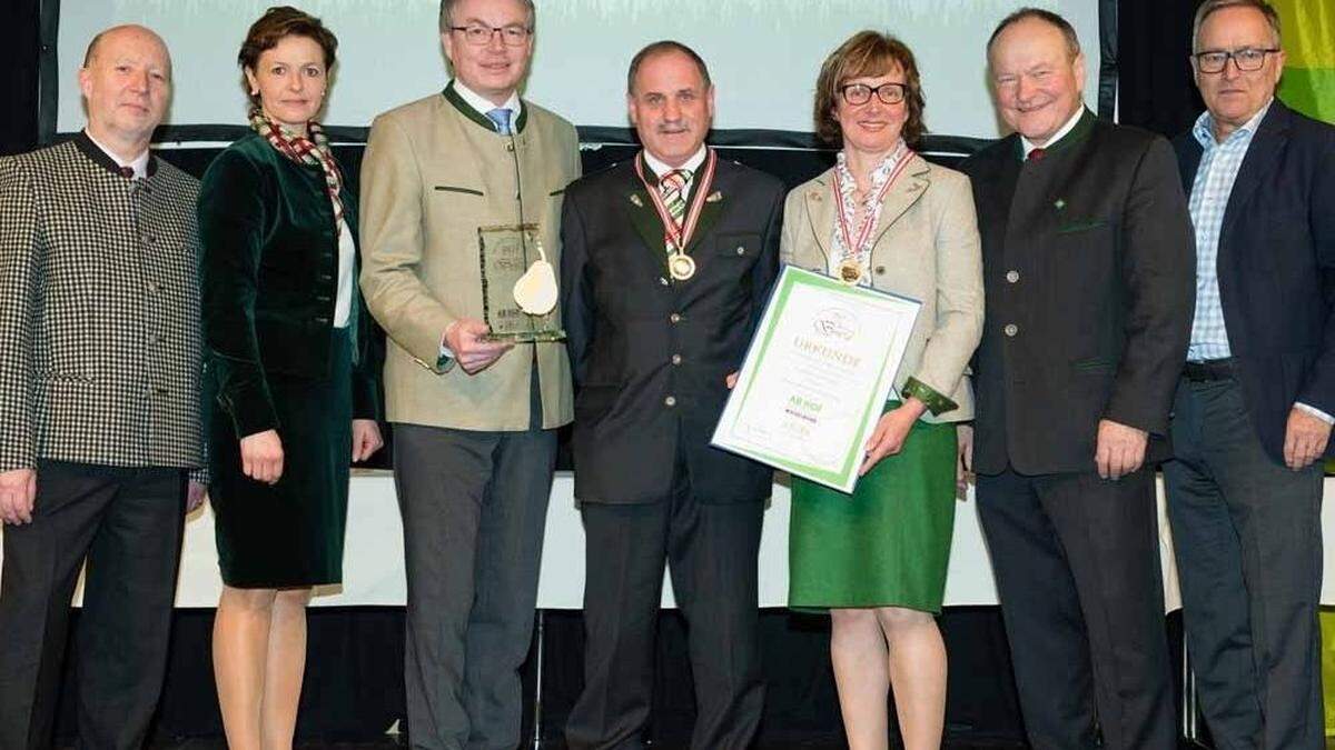 Familie Nigitz aus St. Margarethen/Raab freut sich über die Goldene Birne für Marmelade und über den Titel „Brotkaiser“