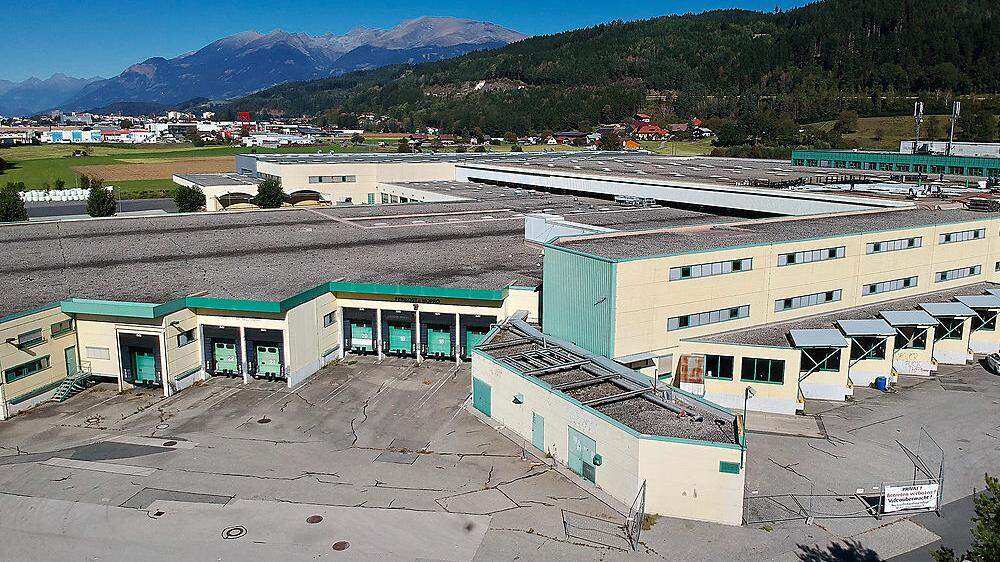 In einer dieser Hallen hat sich die Veron-Group GmbH im Osten von Spittal eingemietet