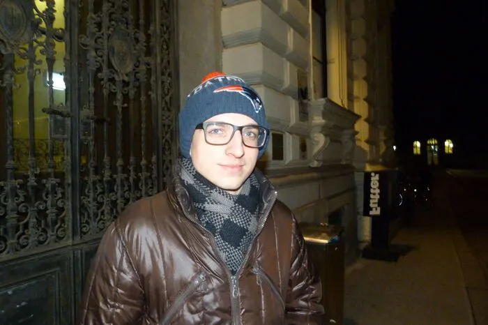 Mathias Schmidt, Jus-Student: "Ich glaube schon dass sich die Diskussion auf meine Entscheidung auswirkt, auch wenn ich immer noch unentschlossen bin. Nagl hat das ganze zu selbstverstädlich gesehen und war sich seiner Sache fast zu sicher. SPÖ und Grüne haben mesnchlich positiv überrascht, aber fachlich nicht überzeugt."