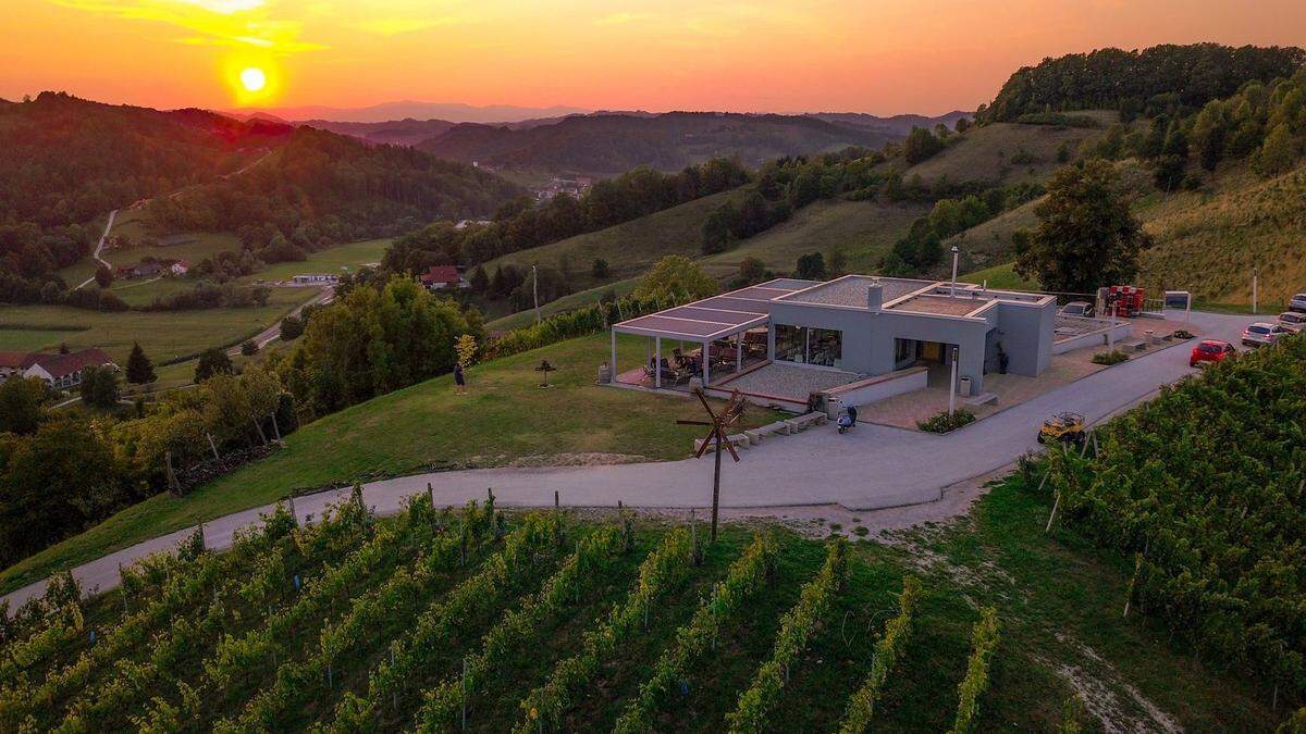 Das Weinhaus Doppler liegt mitten in den Weinbergen von Šentilj, knapp eine Stunde von Graz entfernt