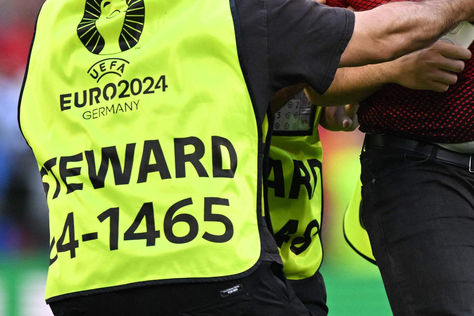 UEFA Euro 2024: Video zeigt gewalttätige Ordner: Polizei ermittelt