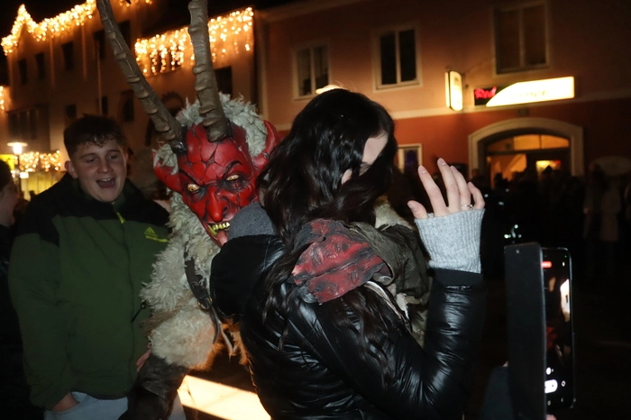Klicken Sie sich durch die Bilder des „2. St. Andräer Krampuslaufes“.