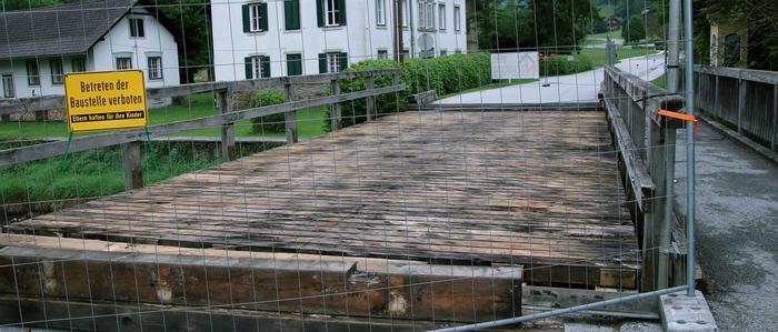 Die Günther-Brücke ist komplett gesperrt, das Ausweichen ist über die Umfahrungsstraße möglich