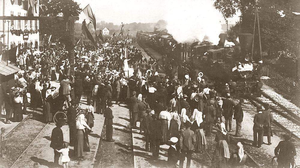 1920 wurde die Ankunft des ersten fahrplanmäßigen Zuges nach der Besetzung von Bad Radkersburg jubelnd gefeiert.