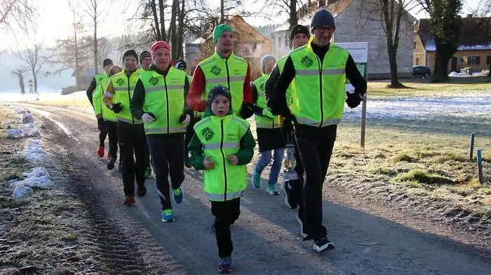 Bereits zum 17. Mal organisierte Alfred Gert gemeinsam mit Peter Mürzl den Adventlauf, bei dem das Friedenslicht zu Fuß von Mariazell nach Köflach gebracht wird. „Wir sind auch heuer wieder alle wohlbehalten und unfallfrei in Köflach angekommen“, freut sich der Organisator. 