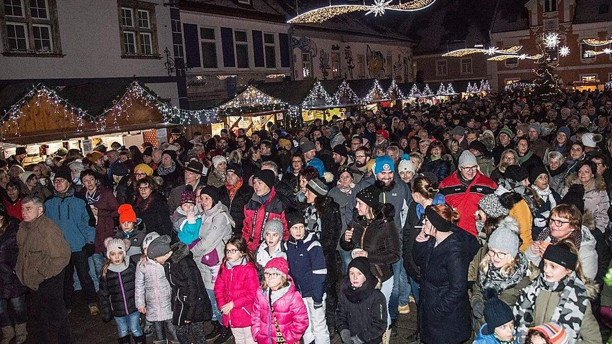 Schon der Kapfenberger Adventmarkt zog viel Publikum an