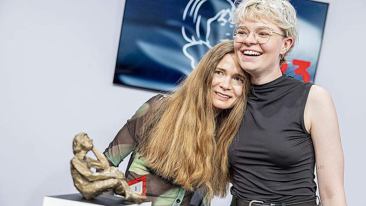 Gemeinsame Freude: Valeria Gordeev (l.) und Laura Leupi 