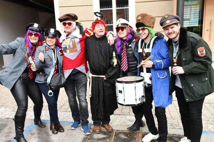 Viel gute Stimmung zeigten das Publikum während des Umzuges.