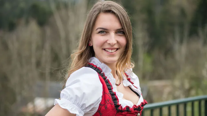 Maria Benischek stammt aus St. Florian in Oberösterreich.