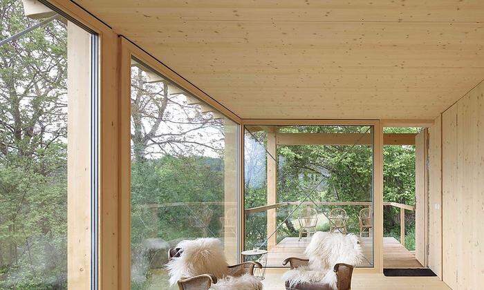 Naturnah, aber trotzdem modern wohnen. Ein Haus aus Holz machts möglich