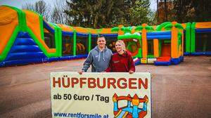 Christian Neuhold betreibt als rentforsmile.at einen Hüpfburgenverleih. Mit Unterstützung von Partnerin Conny eröffnet er nun den Hüpfburgenpark in St. Peter am Ottersbach