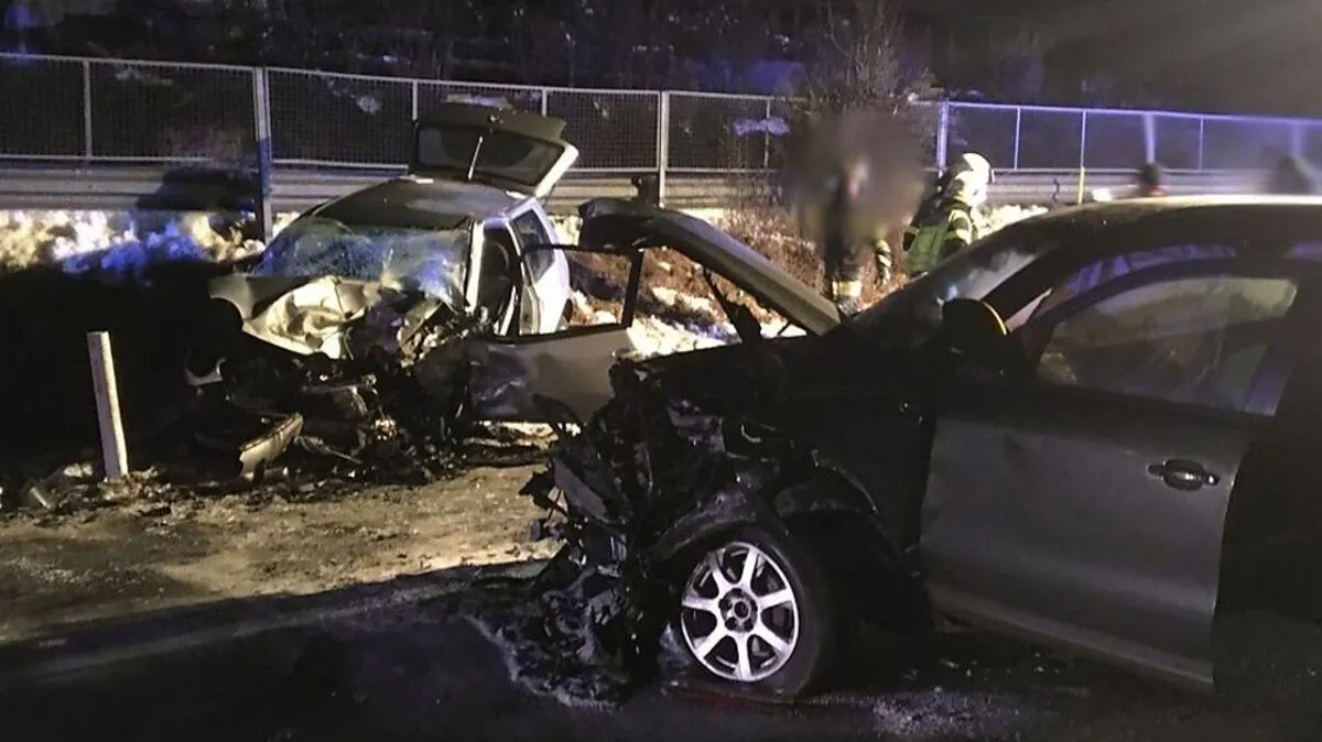 An beiden Fahrzeugen entstand Totalschaden 
