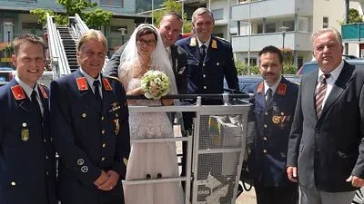 Sabrina und Gerd mit den Gratulanten Mitterdorfer, Lauhard, Delsnig, Zuschnig und Haimburger (von links)	