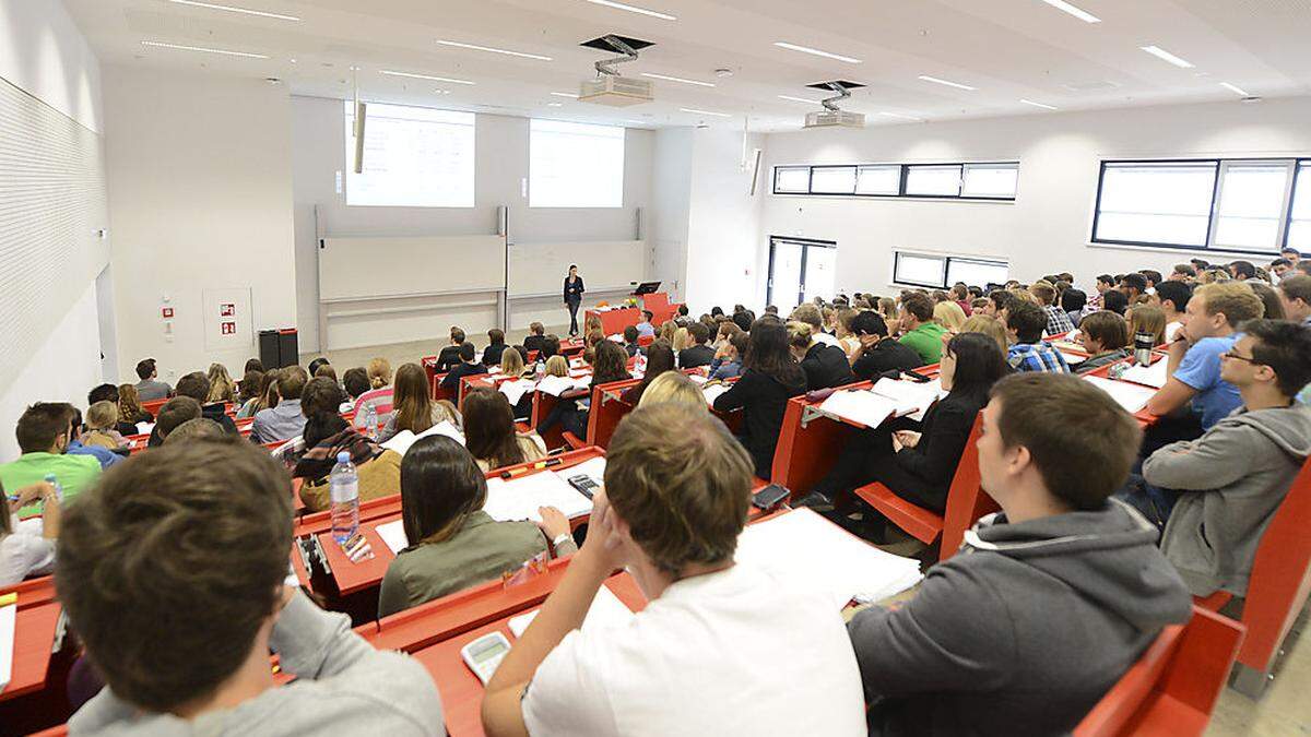 An den Unis stagniert die Zahl der Studenten