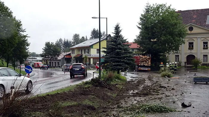 Unfall endete glücklicherweise nur mit Sachschaden