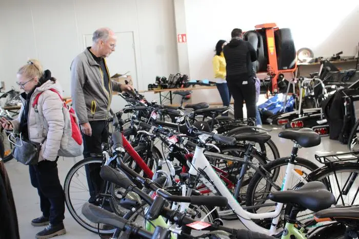 In den Räumlichkeiten des Bauhofes in Maria Lankowitz konnten Radfans an drei Tagen ihre gebrauchten und neuen Produkte zum Verkauf anbieten oder selbst kaufen.