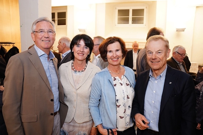 Der Präsident des Kiwanis Clubs-Spittal Wolfgang Stocker mit Brigitte, Regina Pleschberger und Arnold Riebenbauer