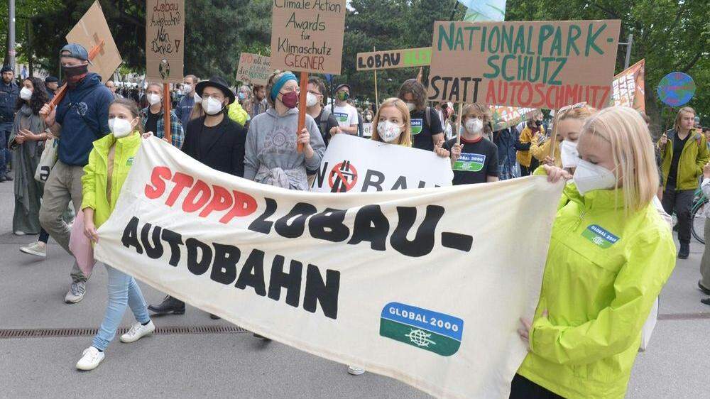 Großdemo gegen die geplante Lobau-Autobahn in Wien