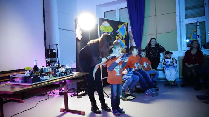 Zwei Teams der Volksschule Deutschlandsberg werden in Bad Radkersburg bei der First Lego League Junior ihre Lego-Konstruktionen zum Thema "Mission Moon" präsentieren.