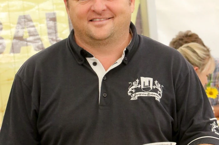 Das Glas auf das Jubiläum erhoben unter anderen Burgherr Dietmar Messner (Foto), Bürgermeister Klaus Köchl, Vizebürgermeister Werner Ruhdorfer, Unternehmer Hugo Kogler sowie Bildungswerk-Bezirksobmann Karl Huber. 