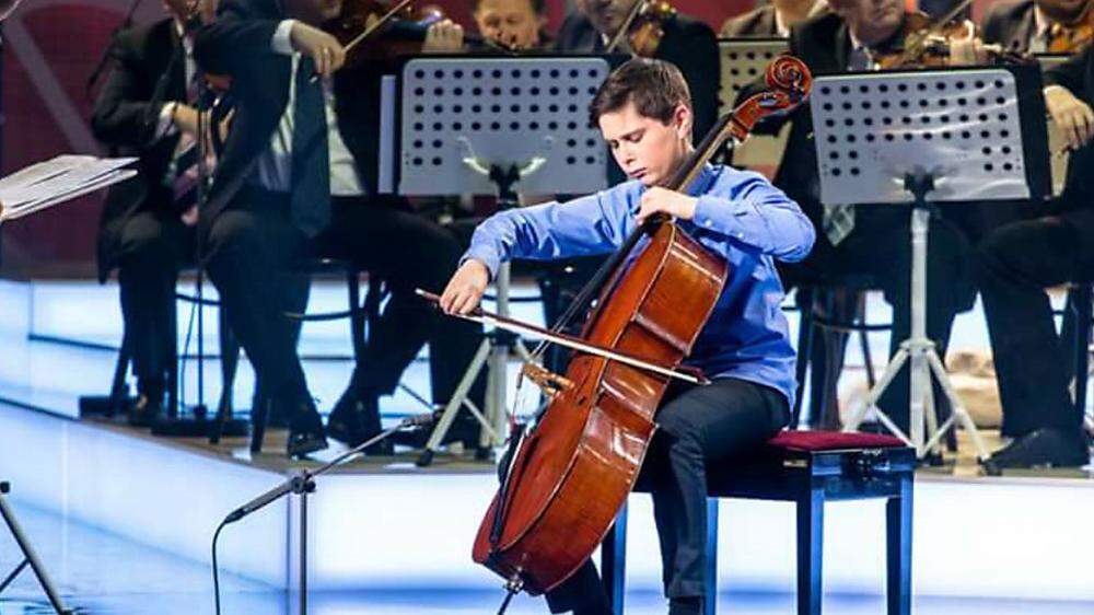 Aleksander Simiĉ übt bis zu zehn Stunden am Tag: Sogar zum Skikurs hat er sein Cello mitgenommen