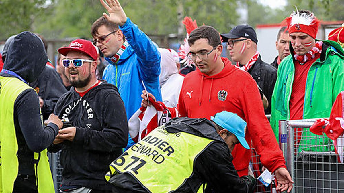 Bei England-Wales gibt es verschärfte Kontrollen