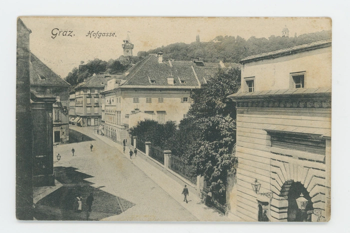 Die Hofgasse war auch ein Postkartenmotiv - hier mit Blick auf den Uhrturm