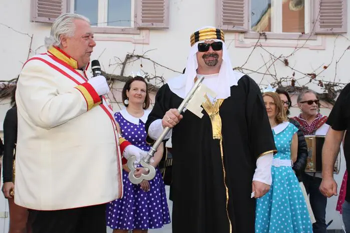 Nach der traditionellen Schlüsselübergabe an Bürgermeister Roman Neumann durch Kaiser Gerhard I. fand der Fasching 2025 in der Ligister Gastronomie einen gemütlichen Ausgang.