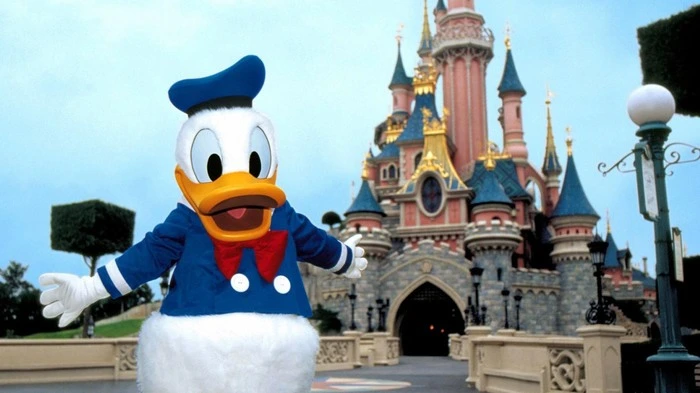 Disneyland Paris. 1992 eröffnet, ist es auch heute noch der Traum von großen und kleinen Kindern.