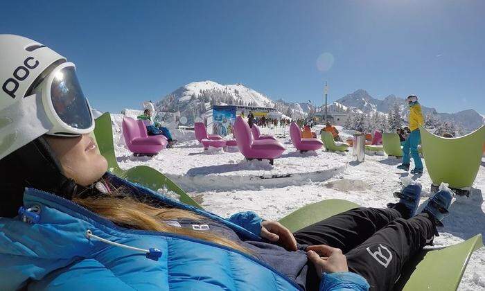 Relaxen und die Sonne genießen - das macht den Skitag erst so richtig perfekt.