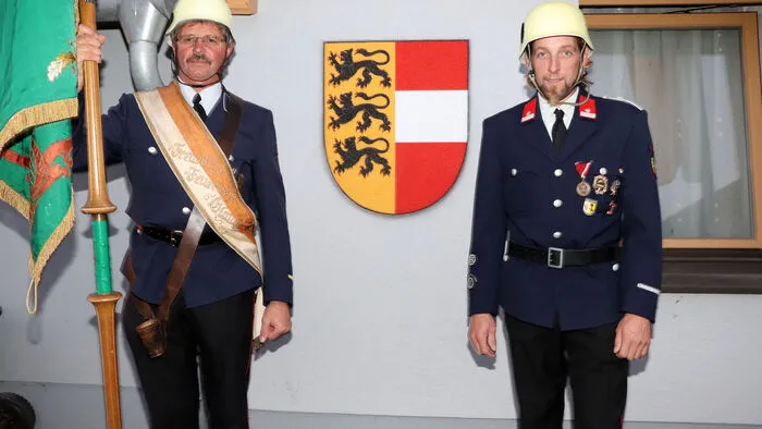 Die Mitwirkenden waren u.a. FF-Kdt.: Radweg August Strießnig,  Bezirkshauptmann-Stvr. Robert Derhaschnig, Bürgermeister Martin Treffner, Stadträte Siegfried Huber &amp; Andreas Fugger, Stadtpfarrer Bruder Wolfgang Gracher und evangelischer Pfarrer Martin Müller, Stadtkapelle Feldkirchen unter Leitung von Hannes Oberwandling, Fackelträger-Jugendfeuerwehr Radweg, Abwehrkämpferbund  Obfrau Christine Weissmann, Kameradschaftsbund Obmann Erich Londer, Marinekameradschaft Fregatte Norvara Obamnn Robert Rieger, Bezirksfeuerwehren Fritz Nusser, Rotes Kreuz, Polizei Bezirkspolizeikommandant Arnold Holzman, Bäuerinnen-Trachtengruppe Obfrau Gusti Kohlweg, Trachtengruppe Waiern Obfrau Helga Stöger, Goldhaubenfrauen Obfrau Grete Puff,  Volksliedchor Feldkirchen Leitung Renate Altmann und Obfrau Renate Otti, Kinder der Volksschule Radweg Direktorin Sabine Hochkircher.