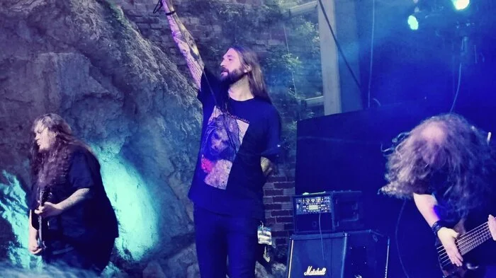 Tag eins von "Metal on the Hill" in Graz - auf der Bühne ging es rund