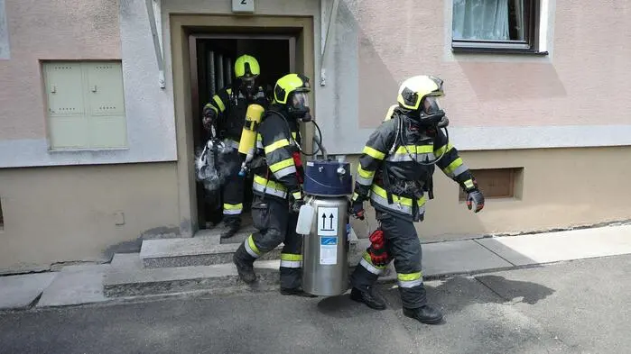 Diese 180-Liter-Sauerstoffflasche sorgte für einen Feuerwehreinsatz