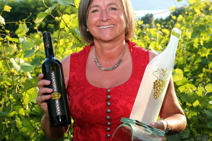 Alexandra Candussi von Vinum Virunum aus St. Veit an der Glan siegte mit Sauvignon Blanc 2019. 