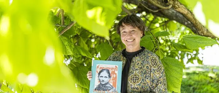 Alina Zeichen setzt sich ebenso wie die Namensgeberin des Preises, Maria Tusch, für die gesellschaftliche Sichtbarkeit von Frauen ein