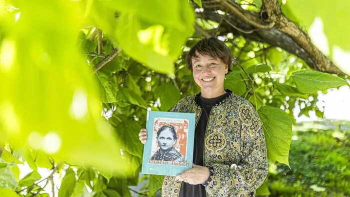 Alina Zeichen setzt sich ebenso wie die Namensgeberin des Preises, Maria Tusch, für die gesellschaftliche Sichtbarkeit von Frauen ein