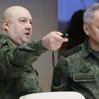 Sergej Surowikin und Verteidigungsminister Schoigu