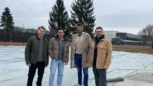 Lukas List, Nicolas Matzer, Phillip Angerer und Alessandro Resch (v.l.n.r) entschlossen sich eine Padel-Tennisanlage in Feldbach zu errichten