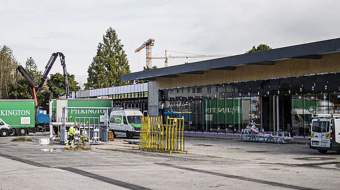In die Räumlichkeiten des früheren Merkur-Marktes ziehen Hofer und Billa ein