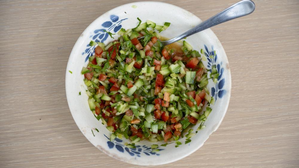 Rezepttipp: Kleiner israelischer Salat von Haya Molcho