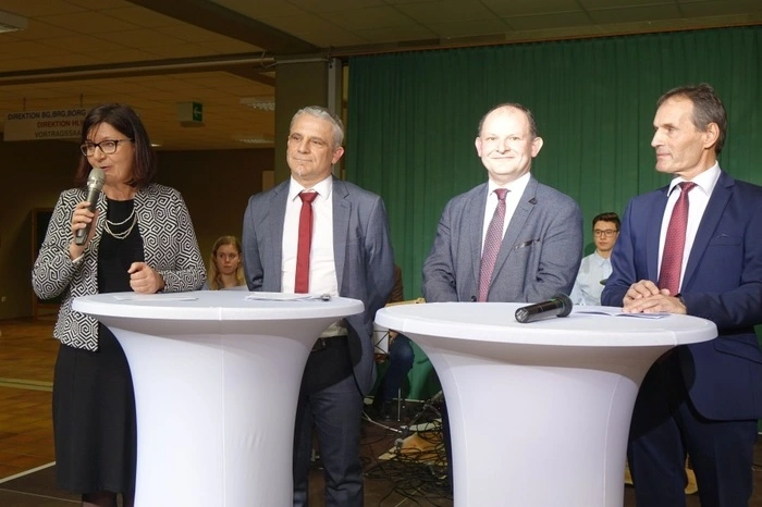 Helga Schöller (HLW), Reinhard Pöllabauer (BG/BRG/BORG), Johannes Steinbauer (BAfEP) und Fritz Pack (HAK) begrüßten die Gäste.