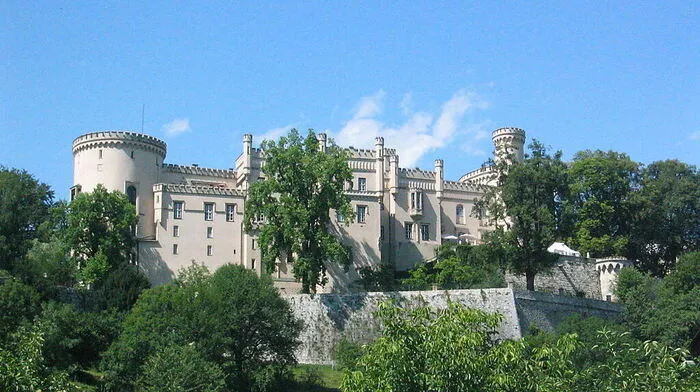 Am Schloss Wolfsberg zeigt Pepo Pichler seine Werke