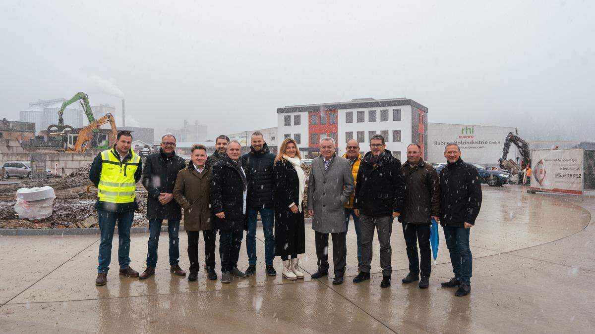 Ab etwa 17 Uhr ist der neue Kreisverkehr in Rohrbach befahrbar